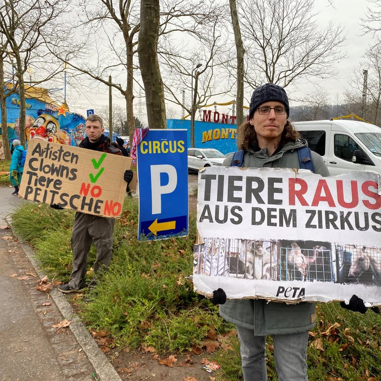 Tierrechtsaktivisten demonstrieren täglich vor dem "Lörracher Weihnachtscircus" 