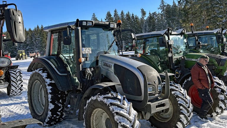 Landwirte aus dem Kreis Waldshut protestieren im Schnee im Schwarzwald