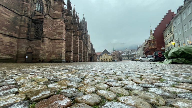Eisbedeckte Straßen und Plätze in Freiburg (Foto: SWR, Anita Westrup)