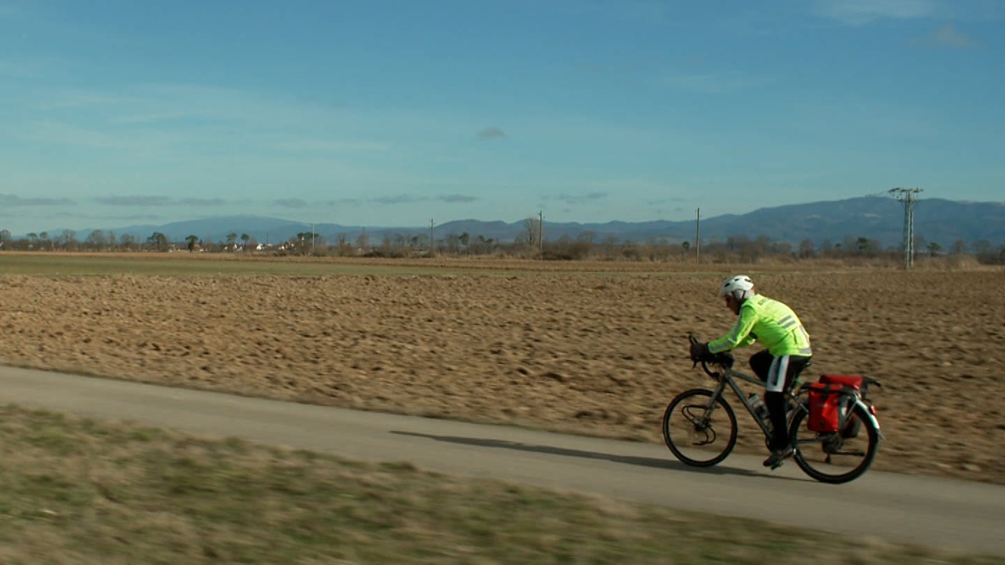 Armando Basile, der Mann auf zwei Rädern: Schon 80 Länder hat der Heitersheimer mit dem Rad erkundet und seine Reise, die vor vier Jahrzehnten begann, ist noch lange nicht vorbei. (Foto: SWR)