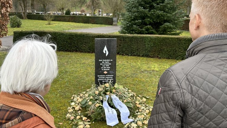 Zum 30. Jahrestag des Völkermords am Volk der Tutsi in Ruanda wurde in Lauchringen (Kreis Waldshut) ein Gedenkstein für die Opfer errichtet. Es ist der erste Gedenkstein auf deutschem Boden.  (Foto: SWR)