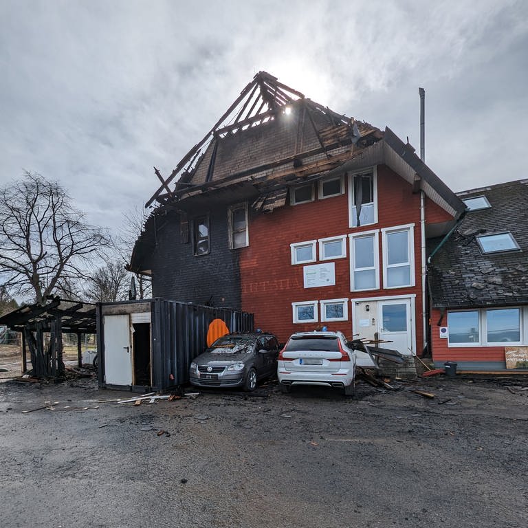 Das Gebäude auf dem Thurner ist nach dem Brand unbewohnbar. (Foto: timeout Stiftung gGmbh)