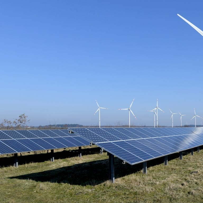 Symbolbild: Wind- und Solarenergie (Foto: picture-alliance / Reportdienste, Picture Alliance)