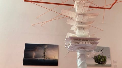 Modell einer Ölbohrinsel in der Ausstellung zum Thema Design für die Energiewende