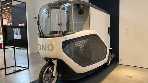 Lastenrad mit ergonomischer Form in der Ausstellung zum Thema Design für Energiewende (Foto: SWR, Lukas Herzog)