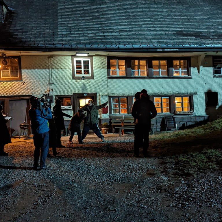 Tatortdreh bei Schwarzwaldhof in Breitnau - die Ermittler Tobler und Berg geraten in eine Falle 