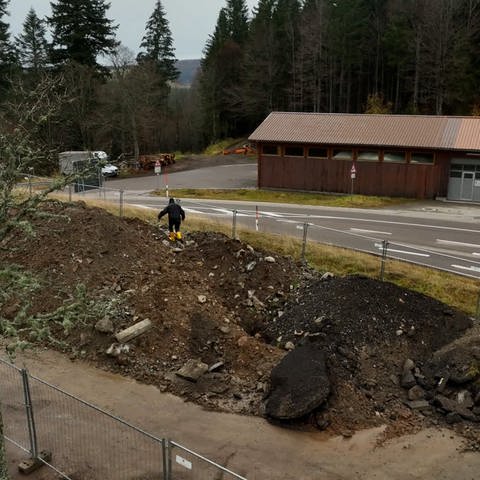 Illegal entsorgt: In mehr als 50 Fällen wurde giftiger Asphalt im Schwarzwald weggeschmissen.