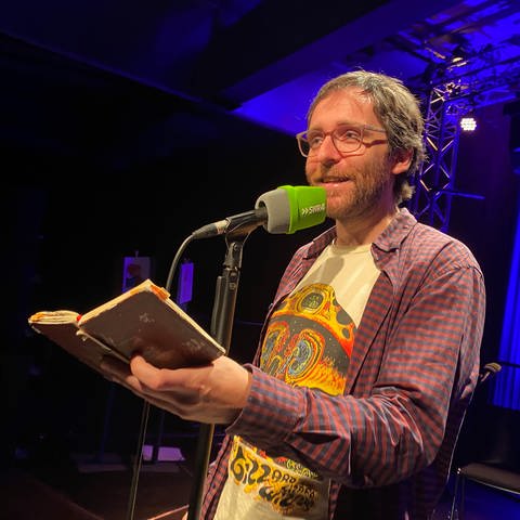 Sieger des 3. Alemannischen Poetry Slams in Lörrach wurde Remo Zumstein aus Bern.