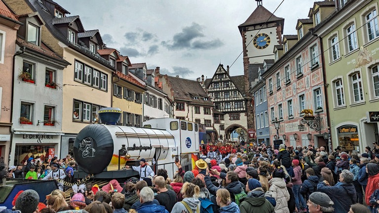 Fastnachtsgedränge in Freiburg (Foto: SWR, Thomas Hermanns) Fastnachtsgedränge in Freiburg
