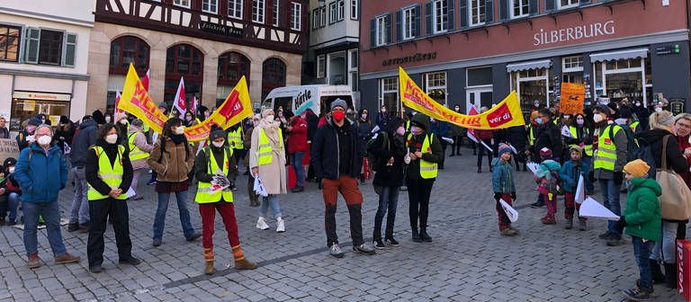Streikende am Dienstagmorgen in Tübingen (Foto: SWR, Stefanie Assenheimer)