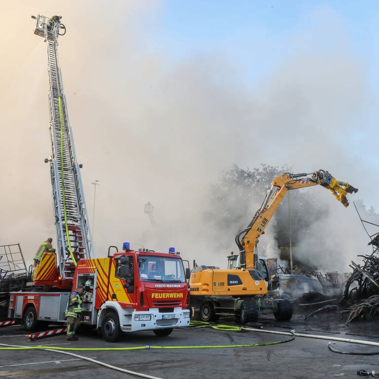 Großbrand nach einem Feuerwerk in Gammertingen. (Foto: dpa Bildfunk, Thomas Warnack)