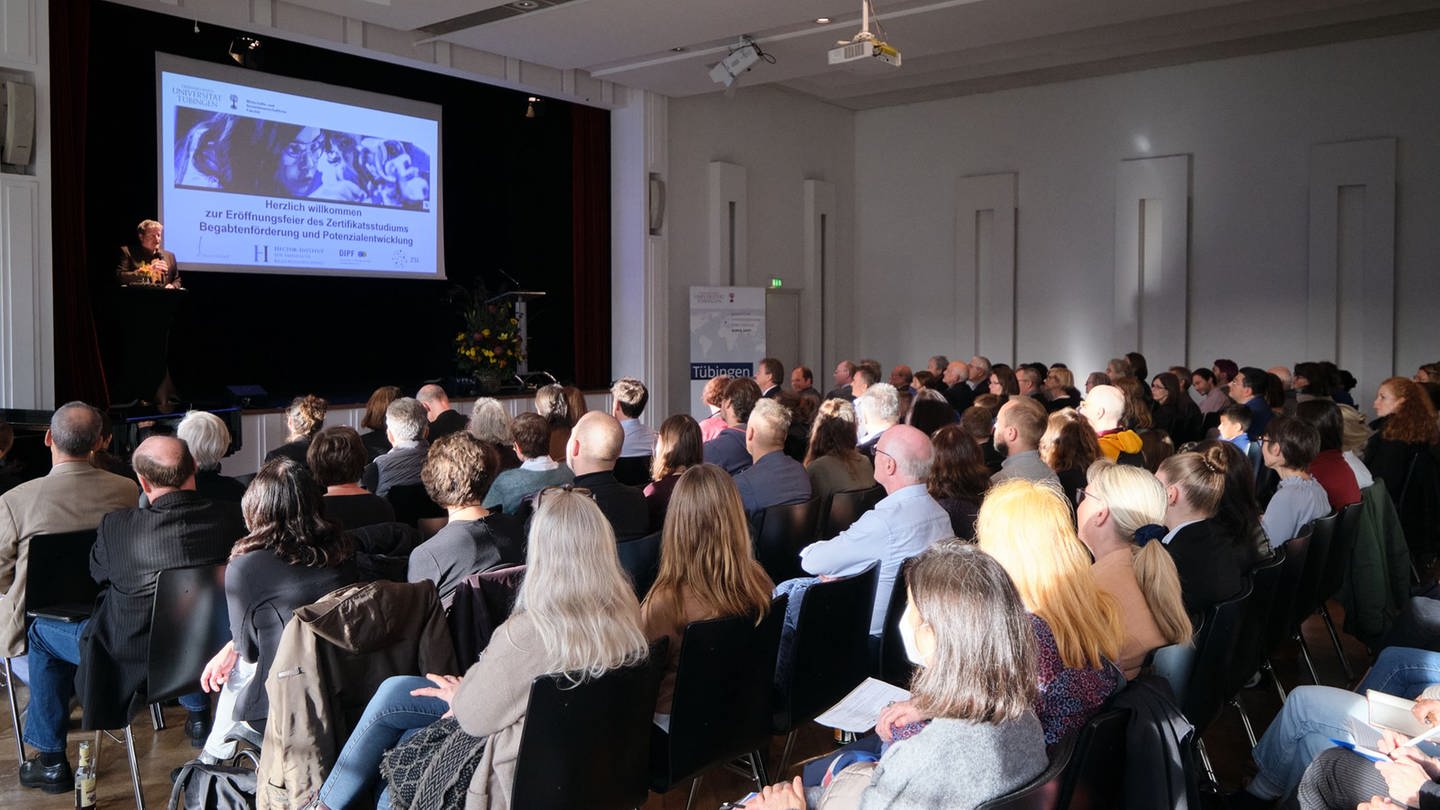 Publikum bei der Präsentation des Zertifikatsstudium Begabtenförderung an der Universität Tübingen (Foto: Pressestelle, Thomas Dinges)