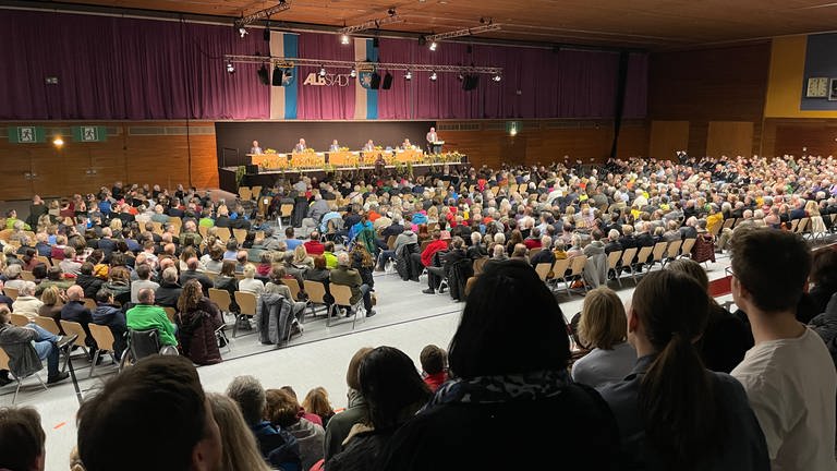 Vier Kandidaten wollen in Albstadt den scheidenden Oberbürgermeister Konzelmann beerben. (Foto: SWR, SWR / Magdalena Knöller)