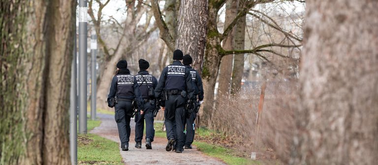Suchaktion der Polizei im Gelände bei Villingen-Schwenningen nach Dirk Brünker (Foto: picture-alliance / Reportdienste, Silas Stein)