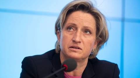 Wirtschaftsministerin Nicole Hoffmeister-Kreut (CDU) (Foto: dpa Bildfunk, picture alliance/dpa | Marijan Murat)