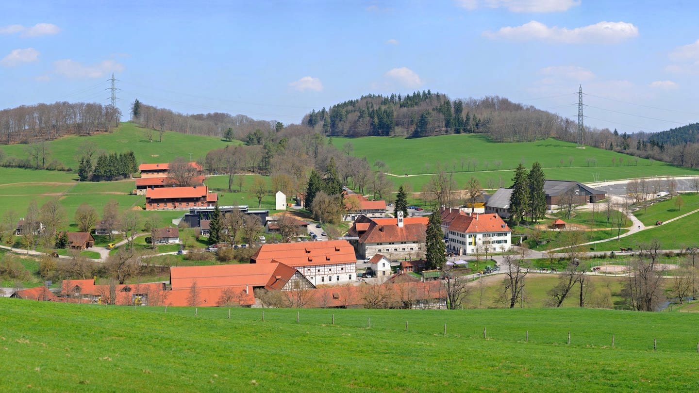Die Gebäude des Haupt- und Landgestüts Marbach bei Gomadingen (Foto: Stephan Kube)
