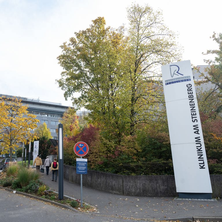 Eingang Klinikum am Steinenberg der Kreiskliniken Reutlingen (Foto: dpa Bildfunk, dpa Marijan Murat)