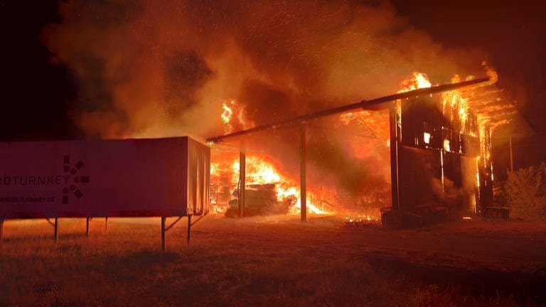 Brand einer Scheune in Immendingen, Feuer (Foto: Pressestelle, Freiwillige Feuerwehr Immendingen)