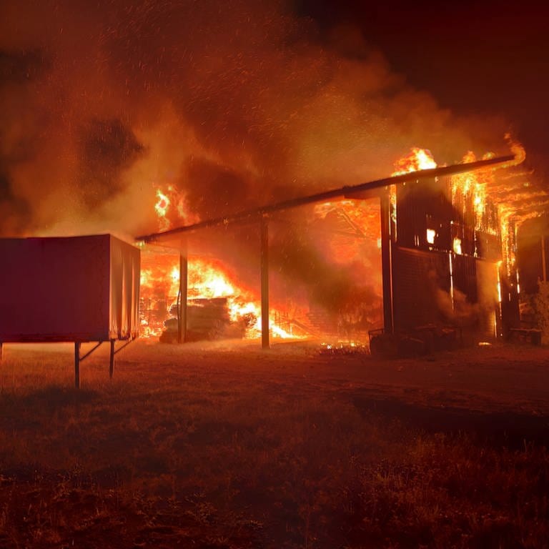 Brand einer Scheune in Immendingen, Feuer (Foto: Pressestelle, Freiwillige Feuerwehr Immendingen)