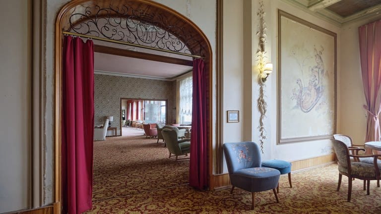 Das ehemalige Grand Hotel Waldlust ist heute ein Lost Place, der viele Fotografen anzieht. Ein Verein bietet die Möglichkeit an dort zu übernachten. (Foto: SWR, Jochen Krumpe)