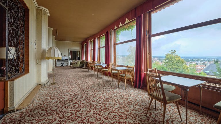 Das ehemalige Grand Hotel Waldlust ist heute ein Lost Place, der viele Fotografen anzieht. Ein Verein bietet die Möglichkeit an dort zu übernachten.