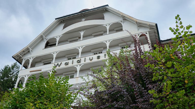 Das ehemalige Grand Hotel Waldlust in Freudenstadt ist heute ein Lost Place, der viele Fotografen anzieht. Ein Verein bietet die Möglichkeit an dort zu übernachten. (Foto: SWR, Jochen Krumpe)