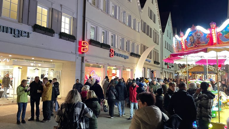 Lange Einkaufsnacht lockt viele in Reutlinger Innenstadt (Foto: SWR, Natalie Waldenspuhl)