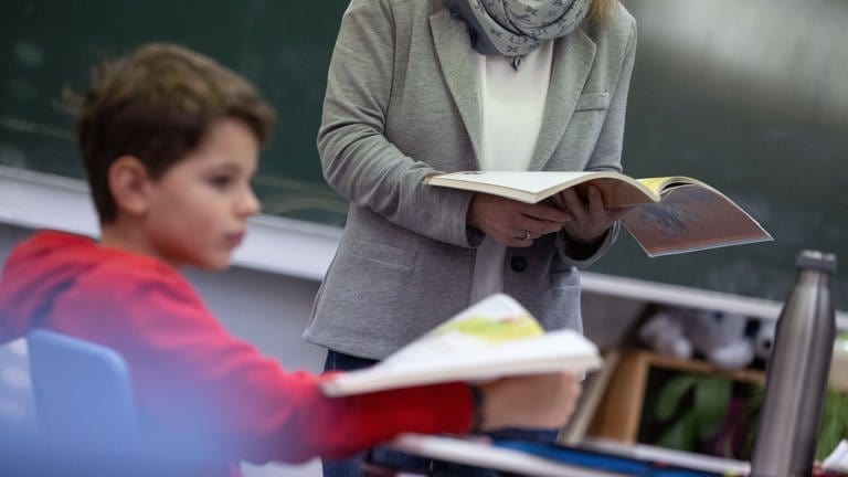 Eine Studie der Universität Tübingen zeigt, dass Lehrerinnen und Lehrer eine Hochbegabung bei Schülerinnen und Schülern sehr subjektiv bewerten. 