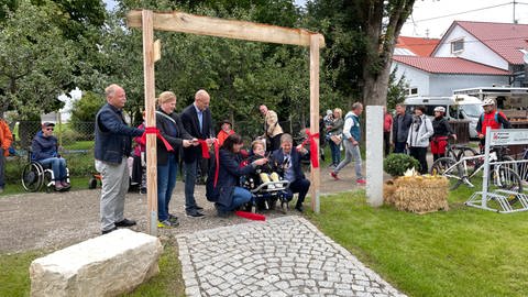 Landrat Pauli eröffnet den neuen Inklusionspark in Hausen am Tann