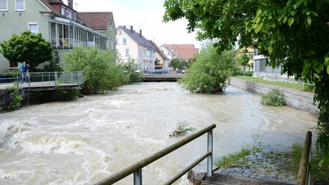 Hoher Wasserstand, Flusspegel der Echaz in Reutlingen Betzingen, Höhe Polizei, 02.06.2013 (Foto: IMAGO, IMAGO / Eibner)