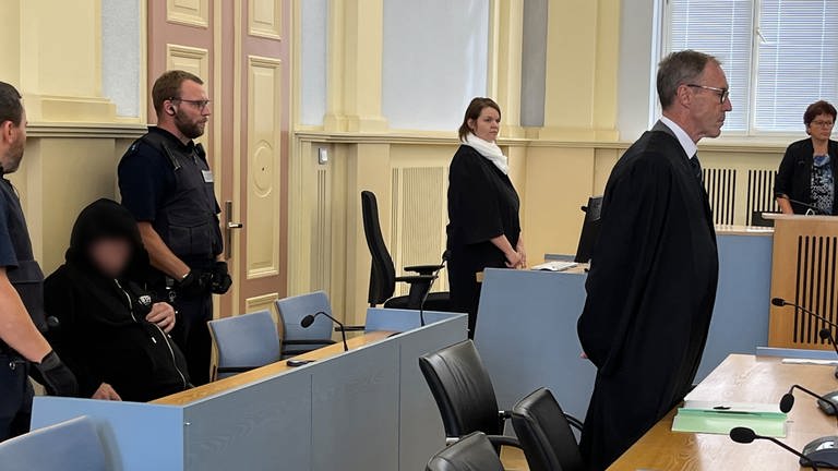 Im Prozess um einen Doppelmord in Albstadt verurteilt das Landgericht Hechingen einen 53-jährigen Mann zu lebenslabnger Haft. (Foto: SWR, Tim Richter)
