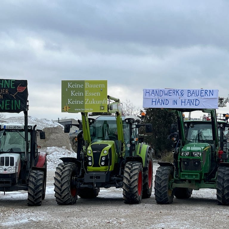Bauern protestieren mit Traktoren im Landkreis Reutlingen