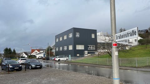 Auf dem Firmengelände in der Grabenstraße in Bodelshausen plant das Landratsamt Tübingen eine Unterkunft für bis zu 250 Flüchtlinge.