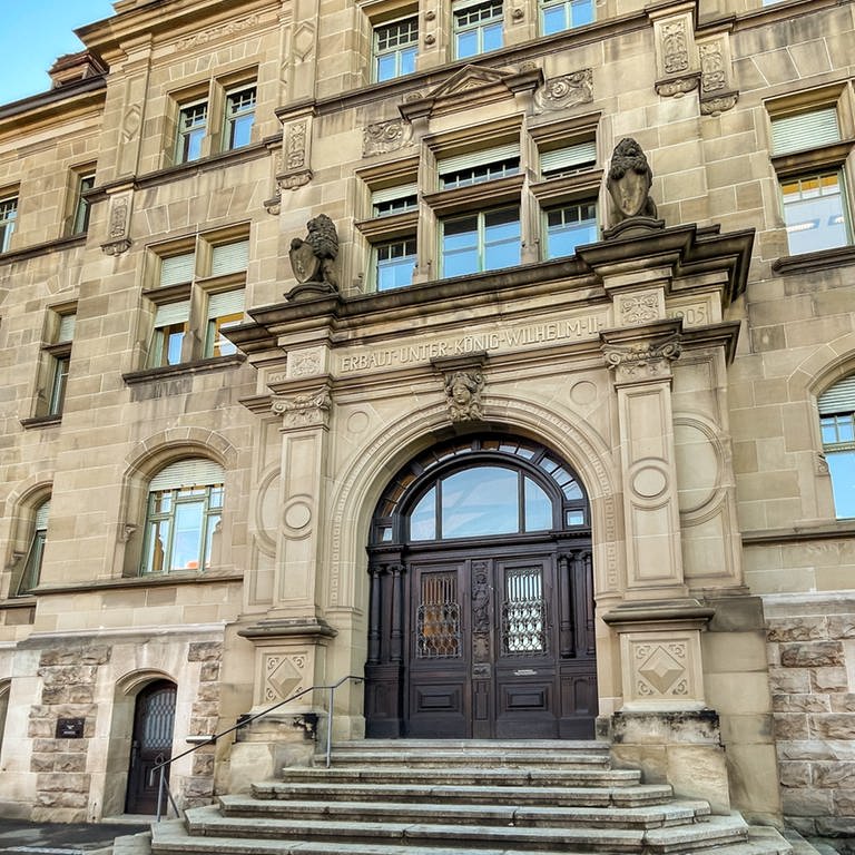 Das Landgericht Tübingen von außen. Hier wird der Prozess wegen versuchten Mordes verhandelt.  (Foto: SWR, Theresa Krampfl)