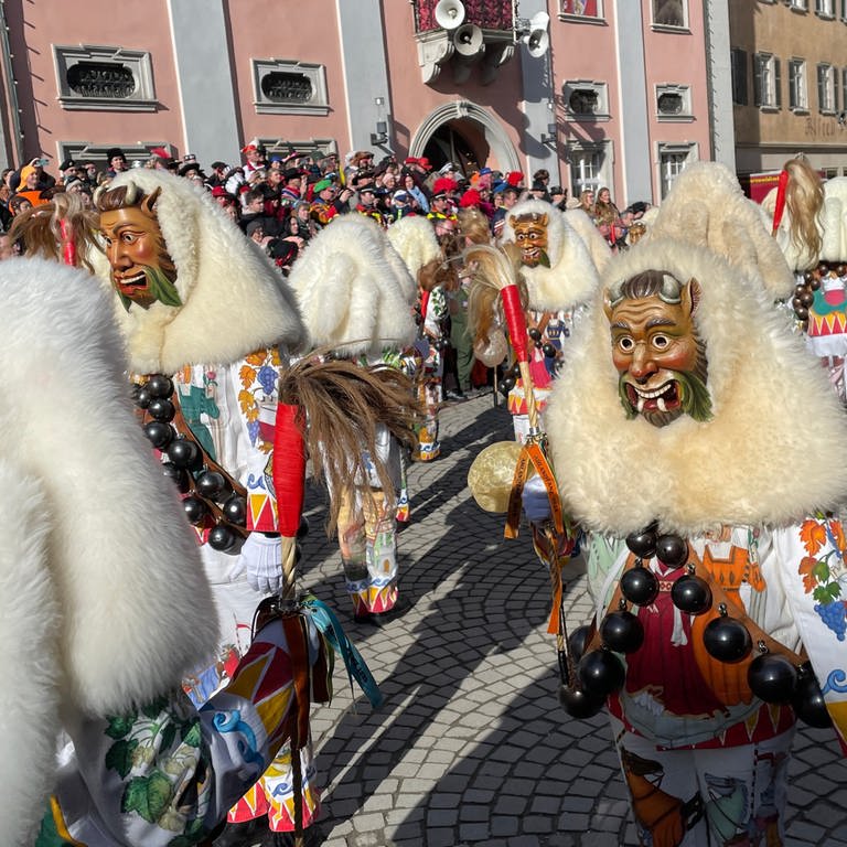 Ahlande sind die bekanntesten Rottenburger Traditionsfiguren der Fasnet (Foto: SWR, Anna Priese)