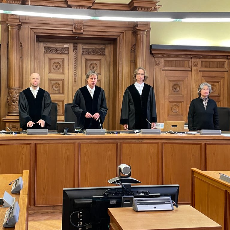 Das Schwurgericht am Landgericht Tübingen vor der Verkündung des Urteils (Foto: SWR, Andrea Schuster)