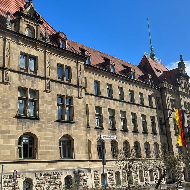 Das Landgericht Tübingen wird ein Mordprozess verhandelt. 