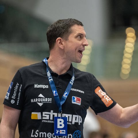 Früher als erwartet entlässt der Balinger Handball-Bundesligist Trainer Jens Bürkle. Co-Trainer Tobias Hotz übernimmt bis zum Saisonende. (Foto: IMAGO / Picture Point)