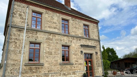Lost Place: Das alte Schulhaus in Gruorn im Kreis Reutlingen war Sitz der Militärverwaltung - und steht noch.