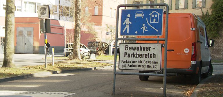 Eine lange Suche nach einem Parkplatz gehört für viele Anwohner in Ulm zur abendlichen Routine.  (Foto: SWR)