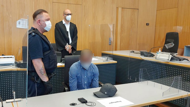 Zum Auftakt des Prozesses am Landgericht Ulm hat der Angeklagte geschwiegen. (Foto: SWR, Walter)