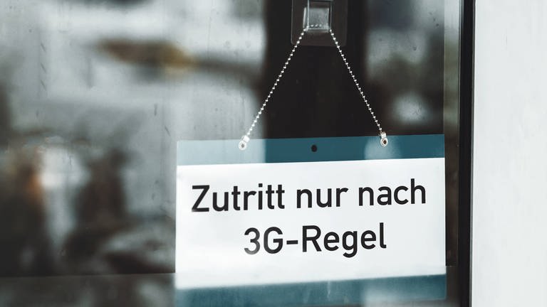 3-G-Regel für Restaurants & Co. (Foto: IMAGO, IMAGO/Bihlmayerfotografie  IMAGO / IMAGO / Bihlmayerfotogra)