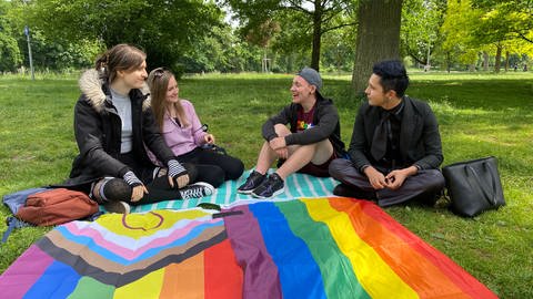 Der Verein Young and Queer in Ulm veranstaltet alle zwei Wochen einen Stammtisch für junge Menschen. (Foto: SWR, Hannah Schulze)