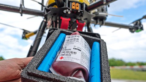 Drohnen im Einsatz zur Beförderung von Blutkonserven durch den ADAC, hier in Ulm (Foto: Pressestelle, ADAC Luftrettung)