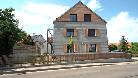 Gut ein Jahr ist das Haus aus Beton in Wallenhausen bei Weißenhorn aus dem 3D-Drucker jetzt alt (Foto: SWR)