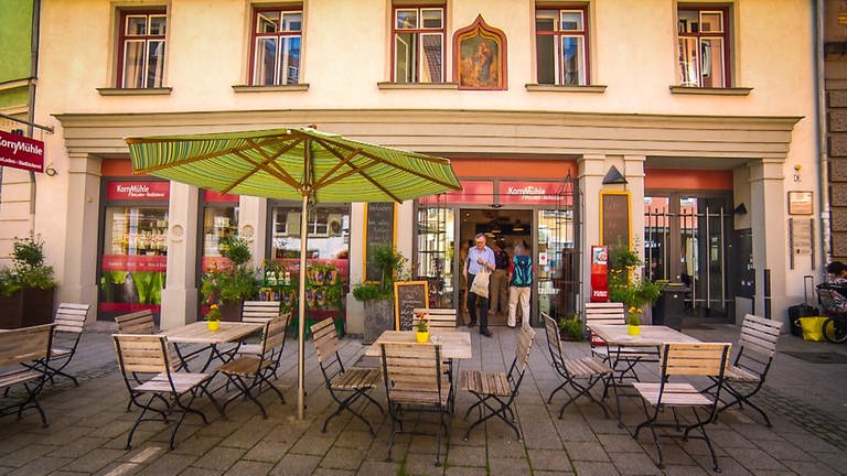 Vor allem kleine Läden, die Bio-Lebensmittel anbieten, haben es momentan sehr schwer - wie die Kornmühle in Ulm (Foto: SWR)