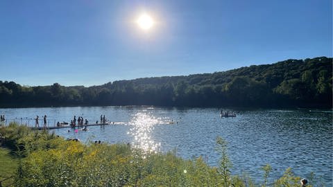 Wann ein Sprung ins Wasser für Menschen gefährlich wird - Mensch -   › Wissen und Gesellschaft