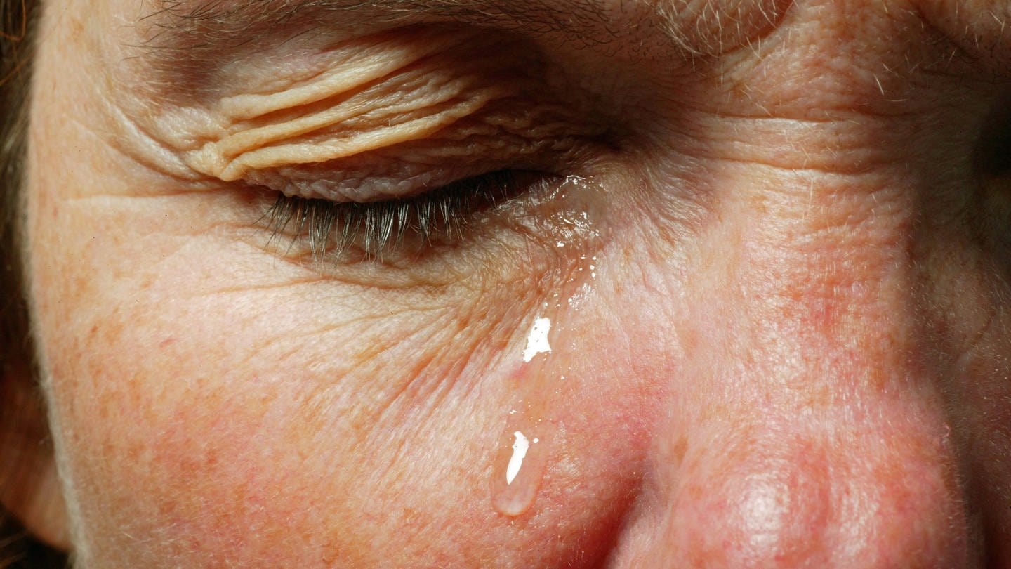 Studie der Uni Ulm: Was bringt uns zum Weinen? Gründe für emotionale Tränen (Foto: IMAGO, IMAGO / imagebroker)