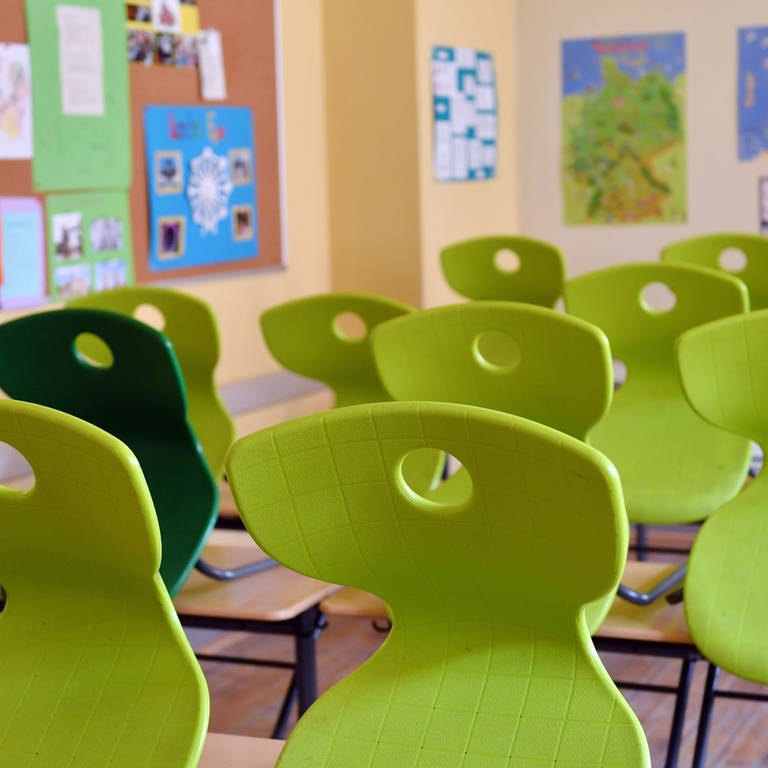 Die Schulen in Ostwürttemberg müssen gegen einen massiven Lehrkräftemangel ankämpfen (Foto: dpa Bildfunk, picture alliance/dpa/dpa-Zentralbild | Hendrik Schmidt)