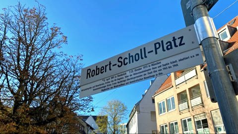 Neues Schild in der Ulmer Innenstadt: Robert-Scholl-Platz (Foto: SWR)